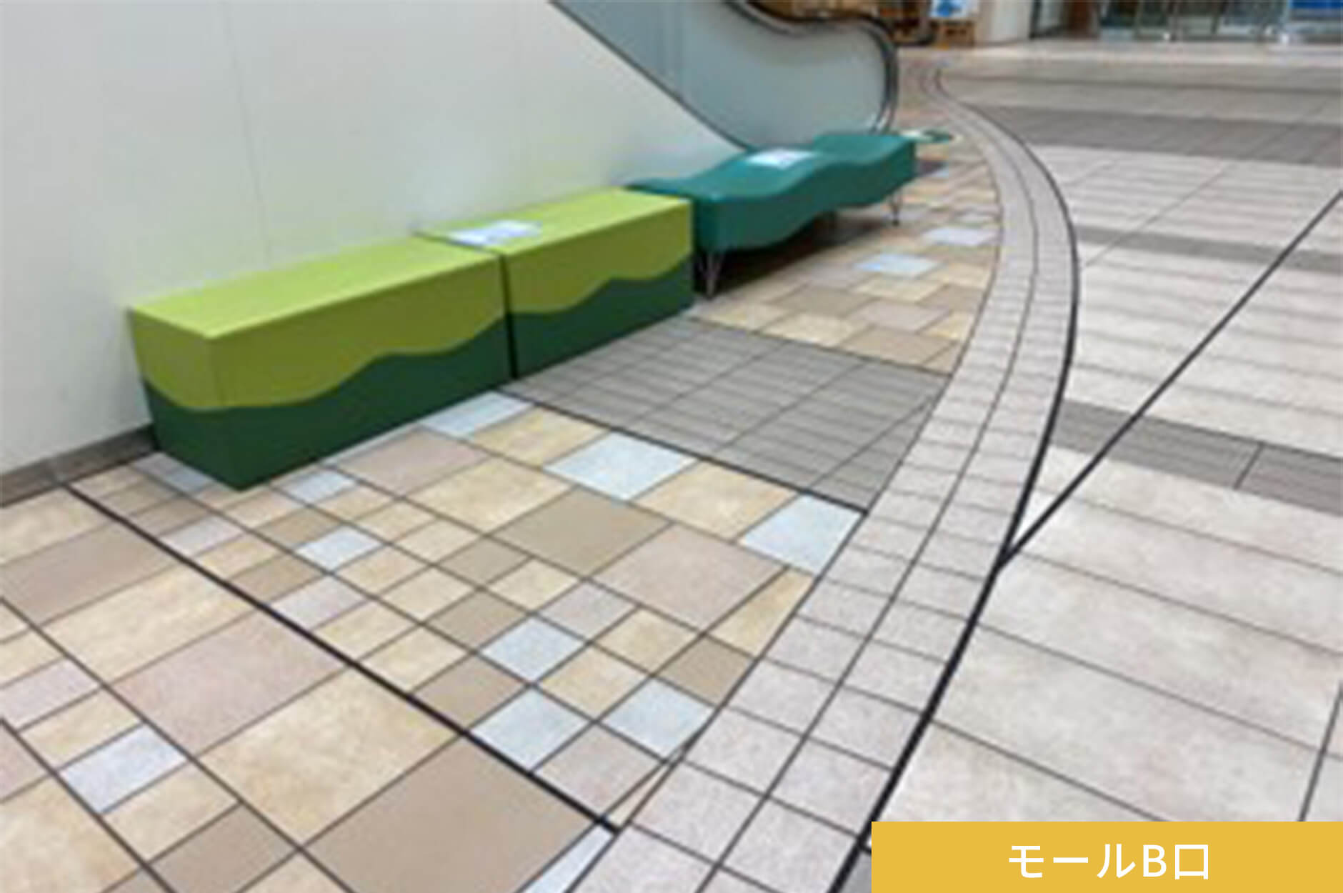 モールB入口