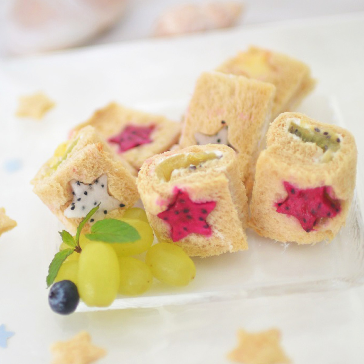 画像：ロールフルーツサンドイッチ