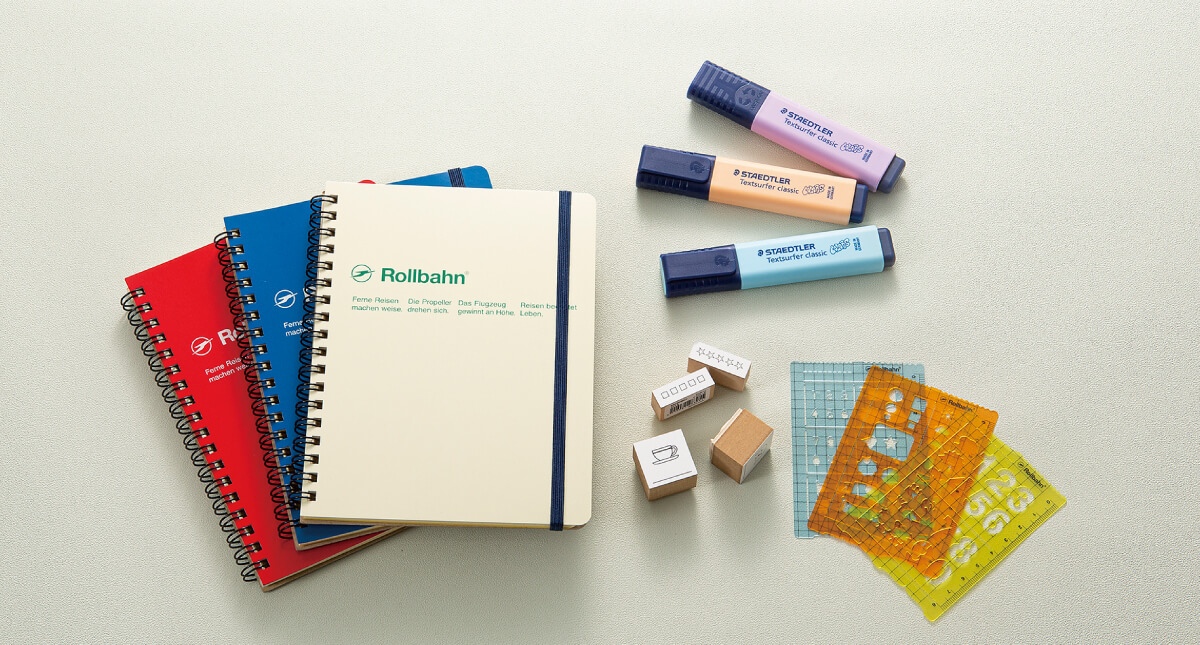 画像：お気に入りのノートと文具を揃える