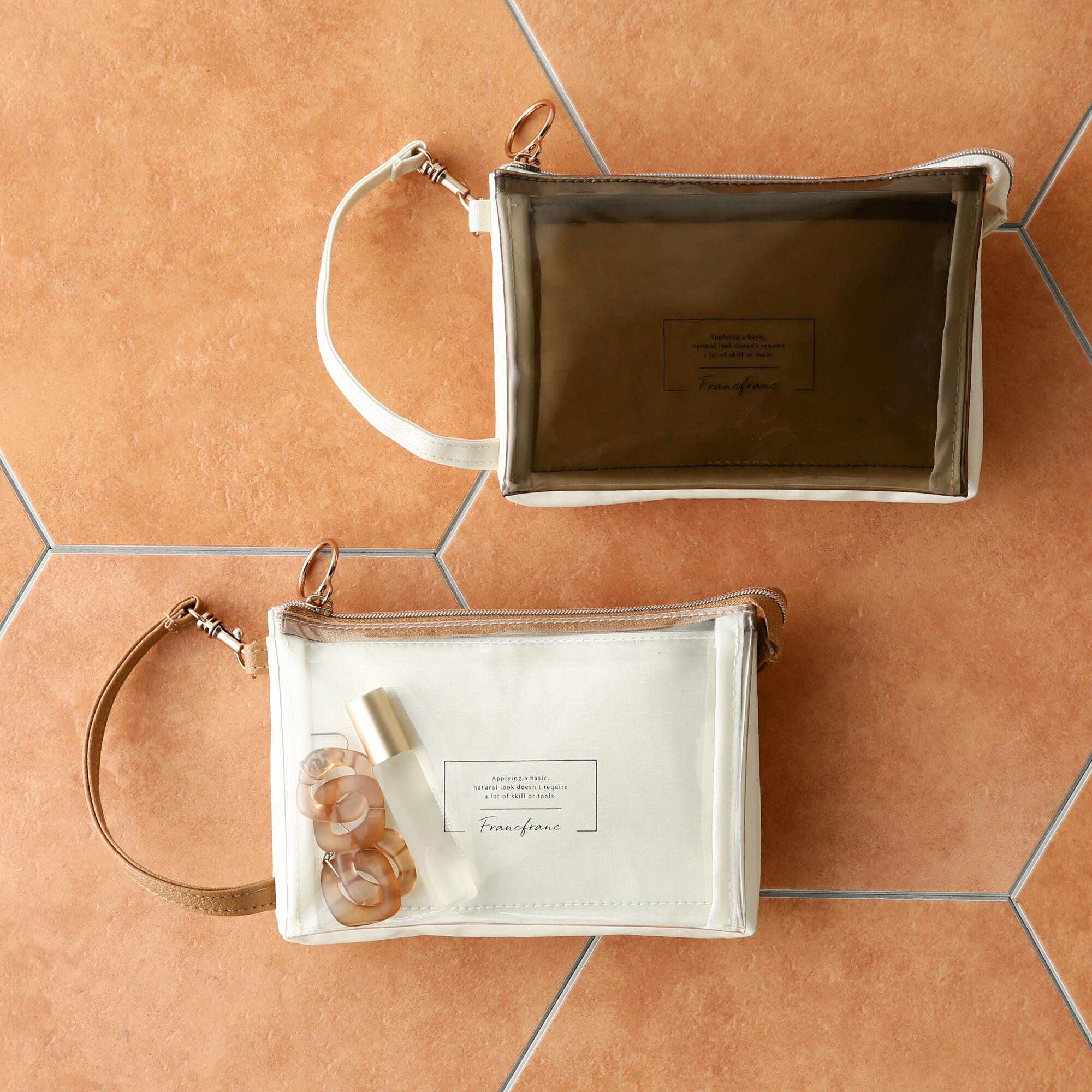 NEW】大人気シリーズのウェットティッシュ＆マスクポーチ👌✨ | フラン