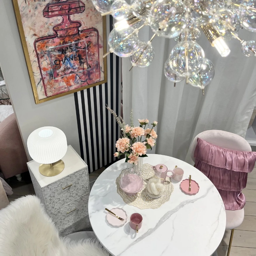 フランフラン ベル 大理石風ホワイトラウンドダイニングテーブル✨ フランフラン ベル 大理石風ホワイトラウンドダイニングテーブル