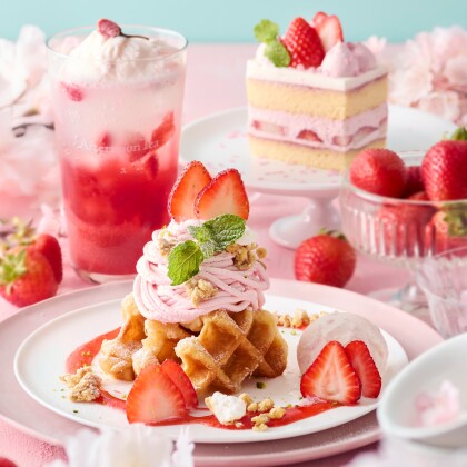 さくらと苺を味わう、春の新作スイーツ