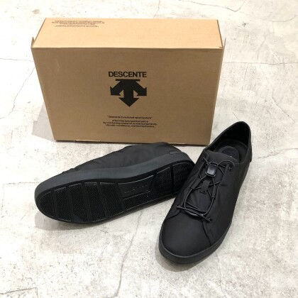 【DESCENTE】の防水スニーカー！