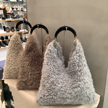 トライアングルファーバッグ