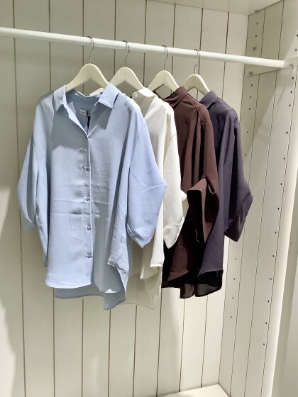 【ポプリンWシルエットシャツ】アイロン要らずでサラリと着られる♪