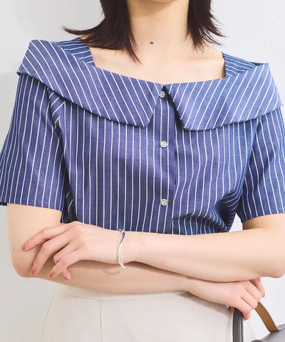 オフショル風トップスコーデ