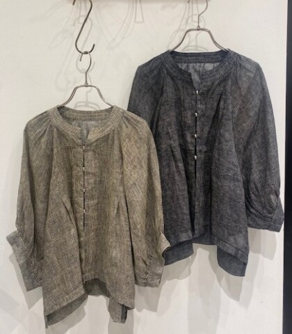 ラミーウィンドペンプリント ショートブラウス