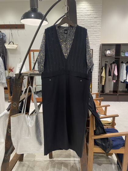 【新商品】シアーストライプコンビ　Vネックジャンスカ