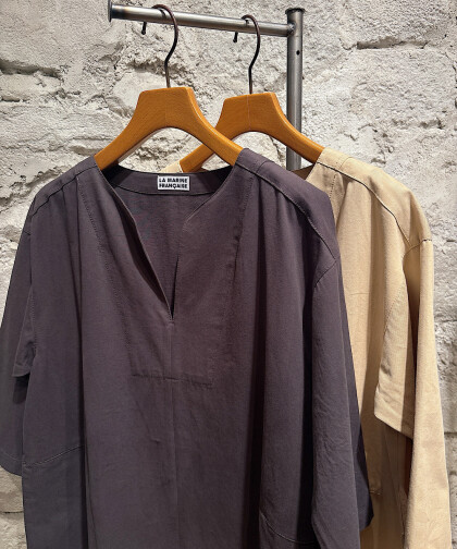 キーネックスリットワンピース