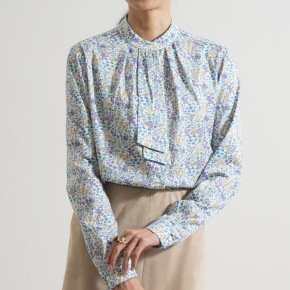 1枚で可愛く、お手入れしやすく【LIBERTYFABRIC　ブラウス】