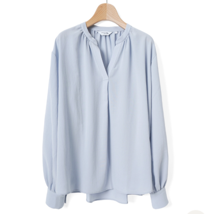 1枚できれいがかなう　エアリーブラウス