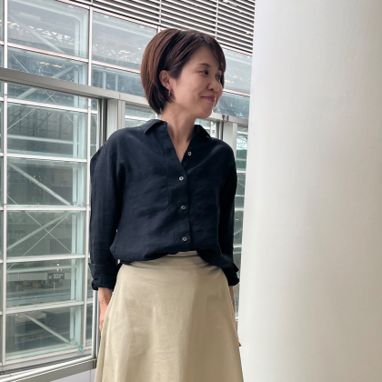秋まで使える【ブラックリネンシャツ】