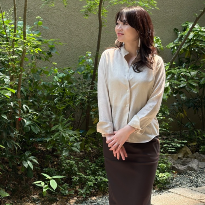 麻っぽいけど、アイロン不要ブラウス