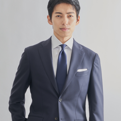 季節の変わり目は白シャツ