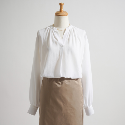 1枚できれいがかなう　エアリーブラウス