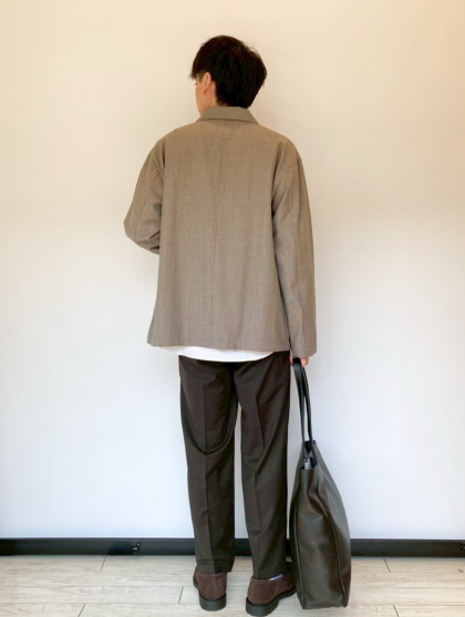 さらっと羽織れるキレイメライトアウター！