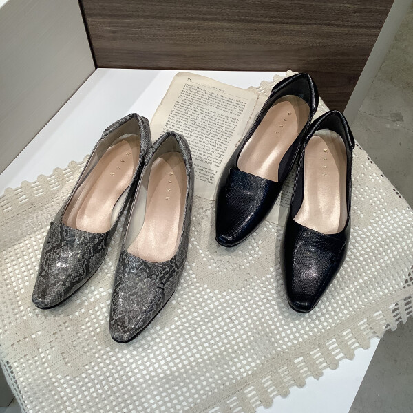 【WASH】きれい見えフラットシューズ☆新色入荷いたしました♪