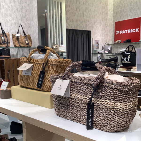 夏のバッグ続々と入荷！