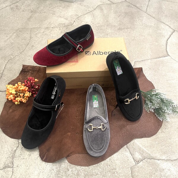 ベロア生地のフラットシューズ【ALBE】