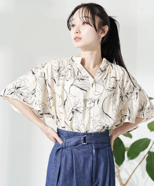 【接触冷感・洗濯可】微光沢で落ち着いた雰囲気♡好印象半袖ブラウス♡新色入荷♡