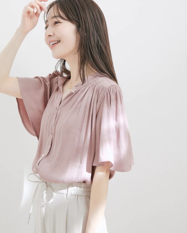 【期間限定　スペシャルプライス】微光沢で落ち着いた雰囲気♡好印象半袖ブラウス♡