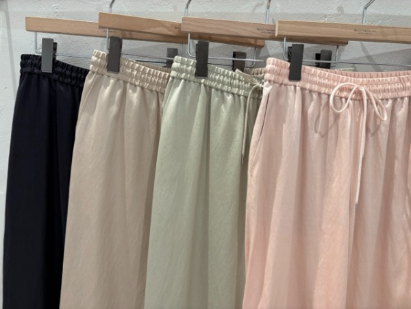 春色🌸サテンワイドパンツ