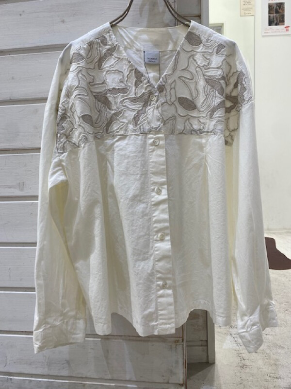 【新商品】さりげない華やかさを添える、デザインブラウス