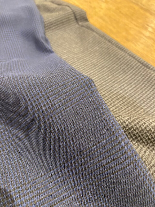 【新商品】深タックで立体的なシルエットに