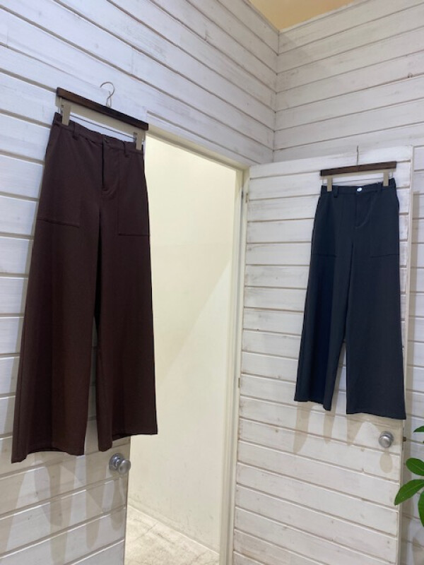 テクスチャーストレッチ　ワイドフレアパンツ