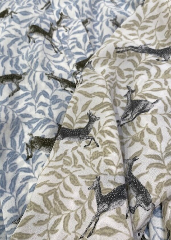 バンビプリント　比翼スタンドネックブラウス