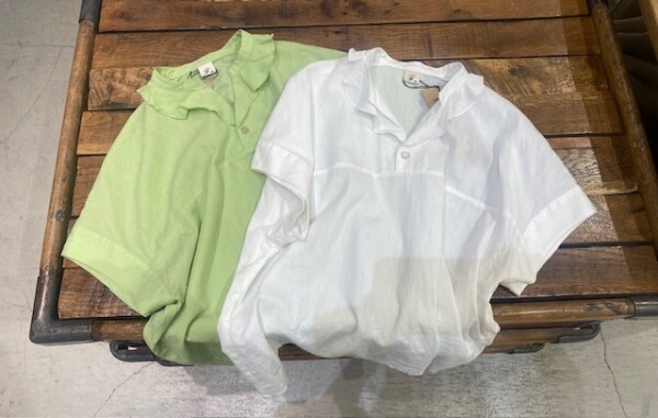 【新商品】フェザードビー　フリルネックブラウス
