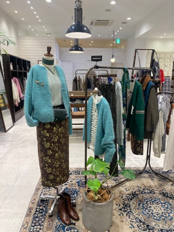 【秋冬のお洋服たくさん入荷しております♪】