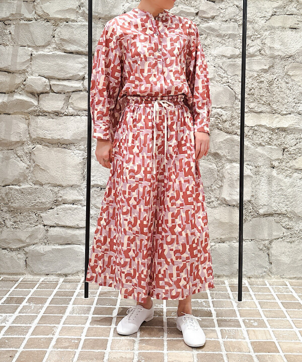 LIBERTY アルファベットプリント