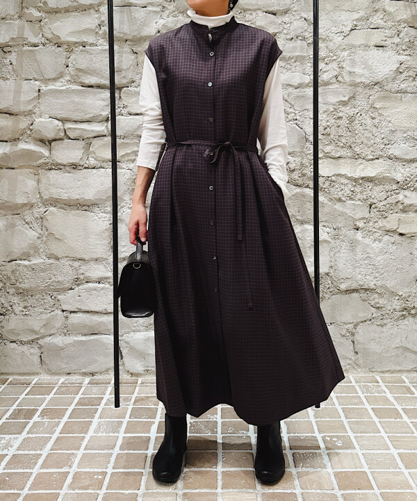 スタンドネックジャンスカ