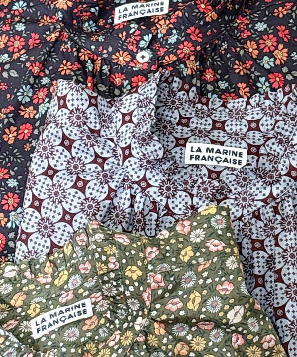 LIBERTYプリントフリルブラウス