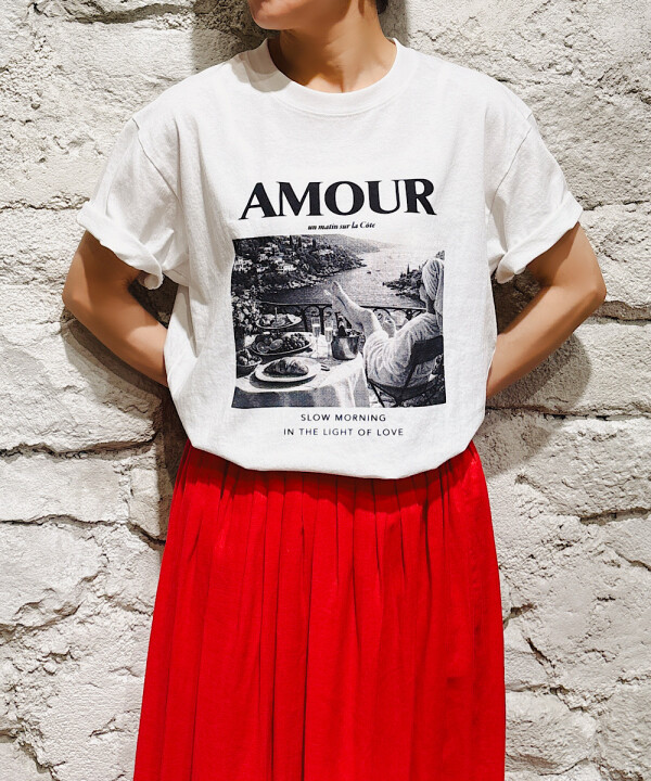 モノトーンがおしゃれなフォトTシャツ