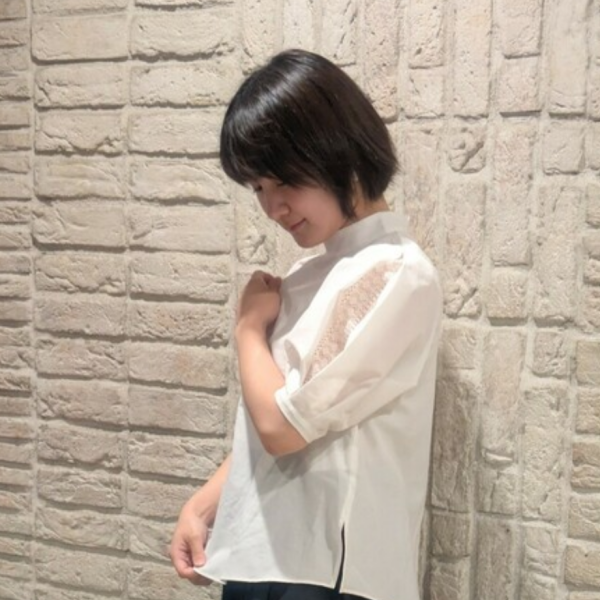 春のプレゼントにも、【パフスリーブレースシャツ】