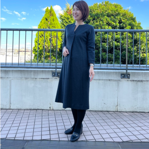フォーマルにも使えるウールワンピース
