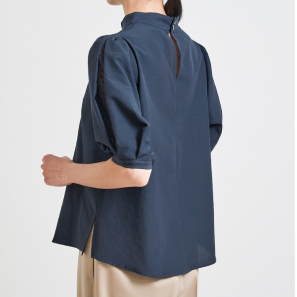 春のプレゼントにも、【パフスリーブレースシャツ】