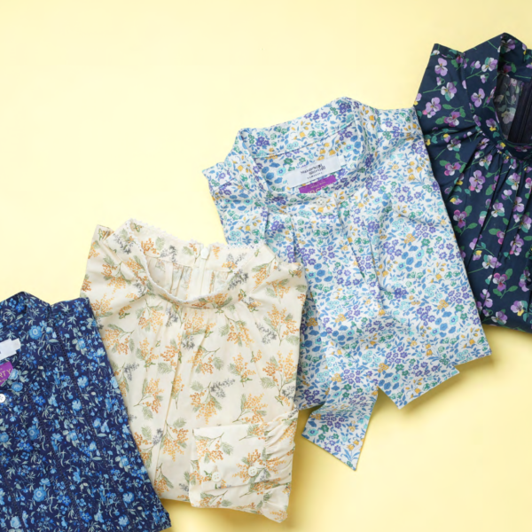 華やかなギフトに【LIBERTYFABRIC　ブラウス】