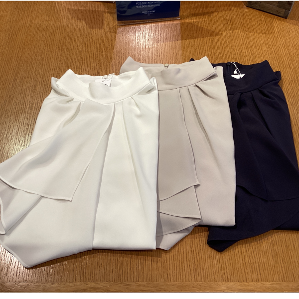 【新作】普段使いからオケージョンに、スタンドフリルブラウス