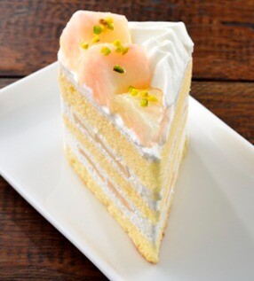 本日ショートケーキ2個で￥1000(税込)　22日はショートケーキの日