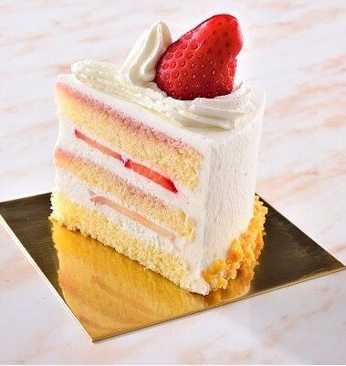 本日ショートケーキ2個で￥1000(税込)　22日はショートケーキの日