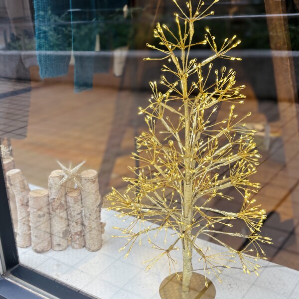 ゴールドの華やかツリー