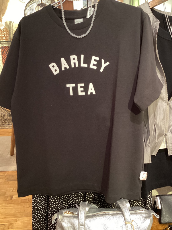 一枚で決まるTシャツスタイル