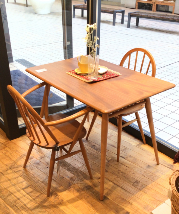 10/1までアンティーク家具展示中！