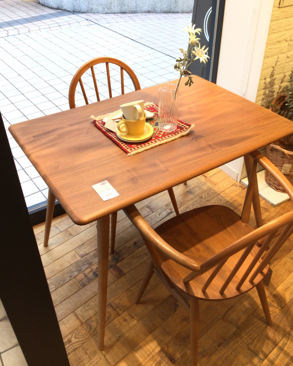 10/1までアンティーク家具展示中！