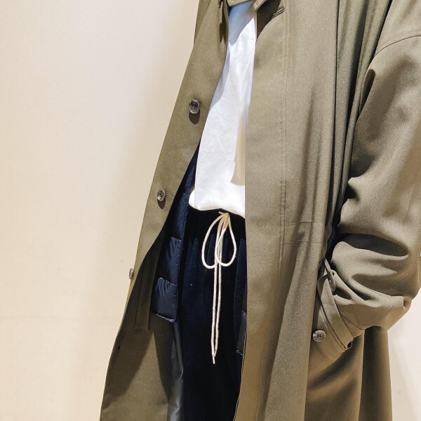 軽やかに羽織る大人のアウター