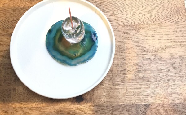 ステキなお香立て種類豊富にご用意しております！