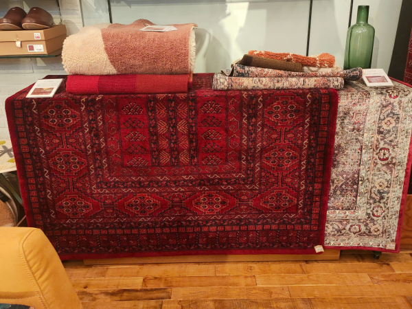 暖かみと重厚感のあるラグ【ALANAYラグ】